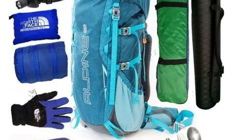 Ilustrasi perlengkapan camping lengkap