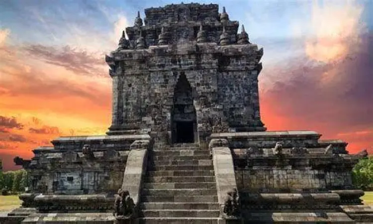 Arsitektur Candi Pawon salah satu wisata dekat Borobudur