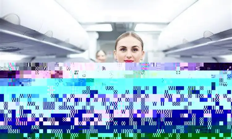 Kru kabin mendemonstrasikan prosedur keselamatan