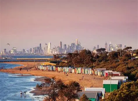 Bayside Coastal Walk Jalur jalan kaki di pesisir Brighton Beach Melbourne