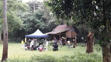 Set Bangunan Sejarah Rumah tradisional kayu di Studio Alam TVRI