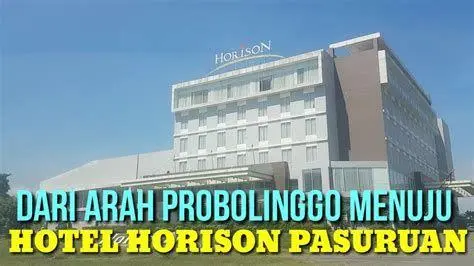 Lobby Hotel Horison Pasuruan Lobi luas Hotel Horison Pasuruan dengan desain modern
