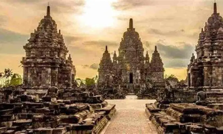 Kejayaan Peradaban Jawa Kuno Ilustrasi kejayaan kerajaan Majapahit di Jawa