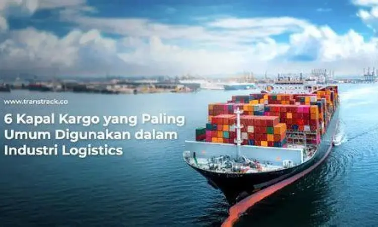 Aktivitas Logistik Maritim Kapal kargo sedang melakukan bongkar muat di pelabuhan