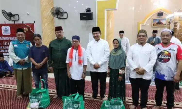 Aktivitas komunitas muslim di dalam tempat ibadah islam modern