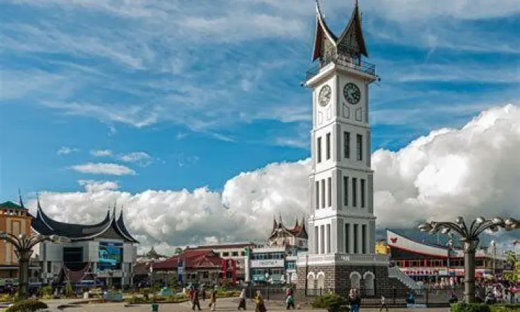 monumen jam gadang di kota bukittinggi