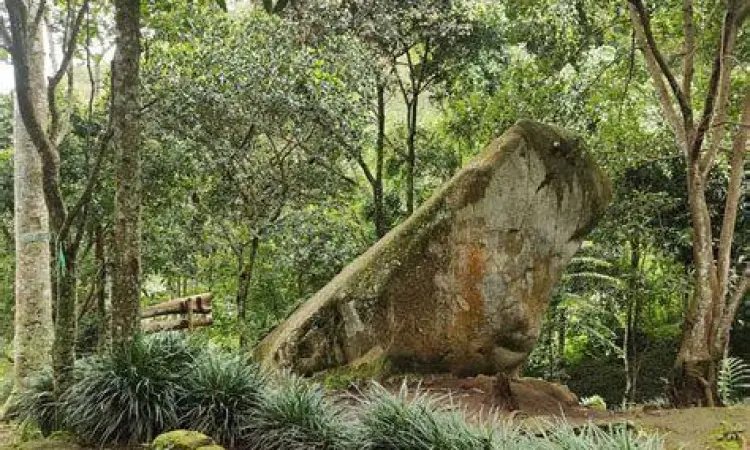 Pemandangan kota Bandung dari ketinggian lereng Gunung Manglayang