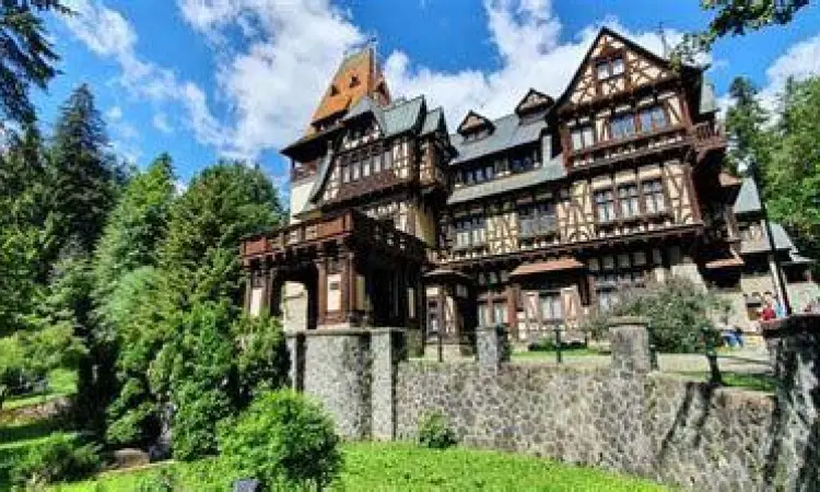 Kunjungan Raja Charles III Raja Charles III saat berkunjung ke Transylvania Rumania