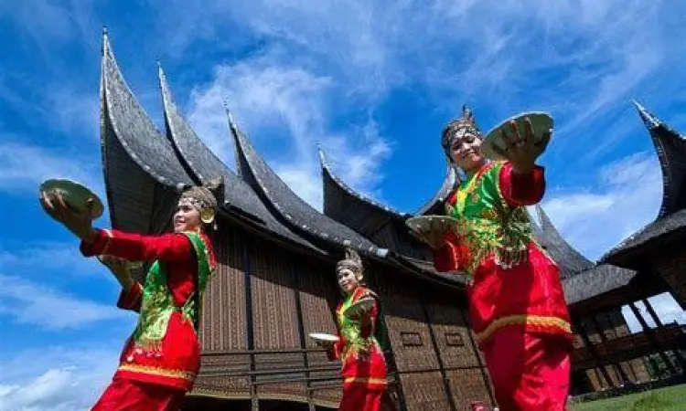 Budaya Minangkabau dan belajar bahasa Minang