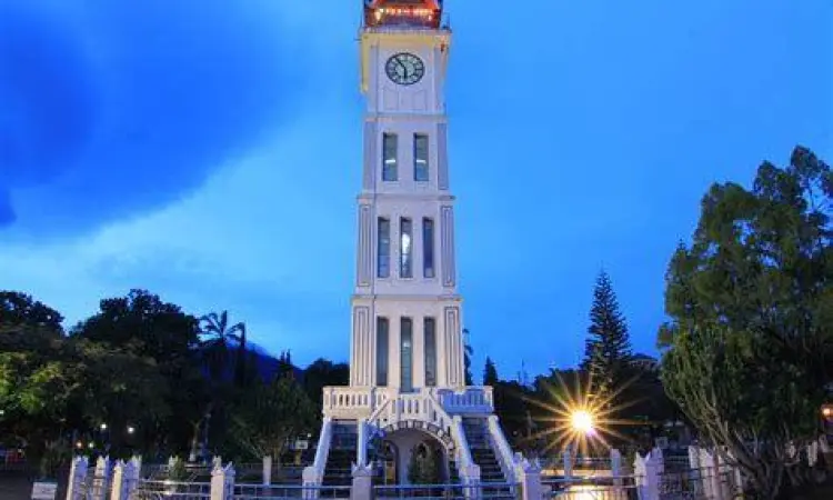 Wisata Bukittinggi untuk belajar bahasa Minang
