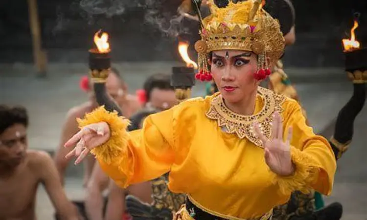 Detail ekspresi wajah penari kecak Bali