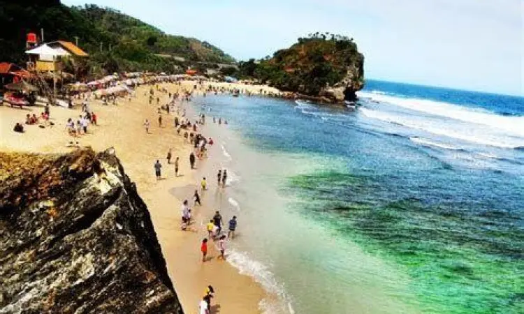 Pemandangan sunset di Pantai Parangtritis Yogyakarta